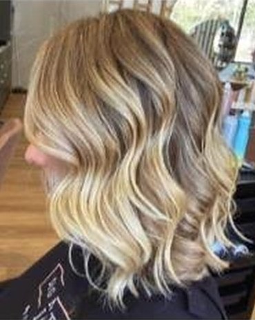 Lived-in blonde balayage