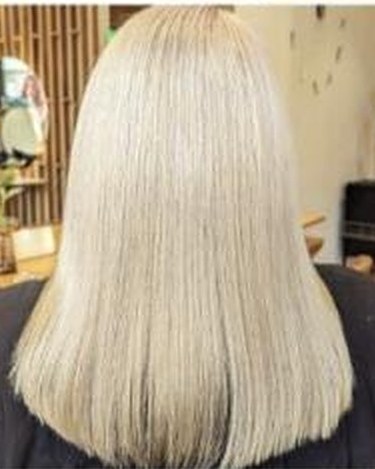Platinum blonde, all over lightening